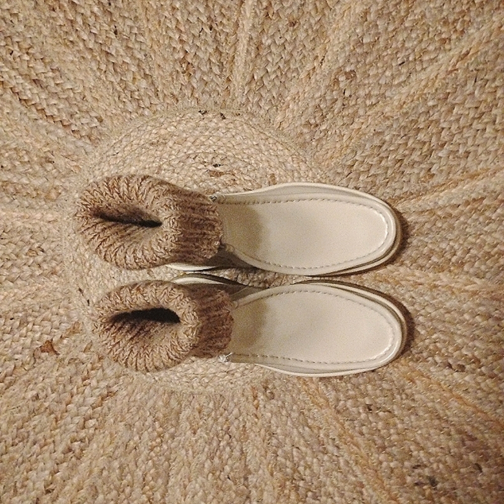 NWT! Chloe Jamie Cream and Tan Women's Ankle Boots European (W) 5 USA (W) 5 - Picture 12 of 16